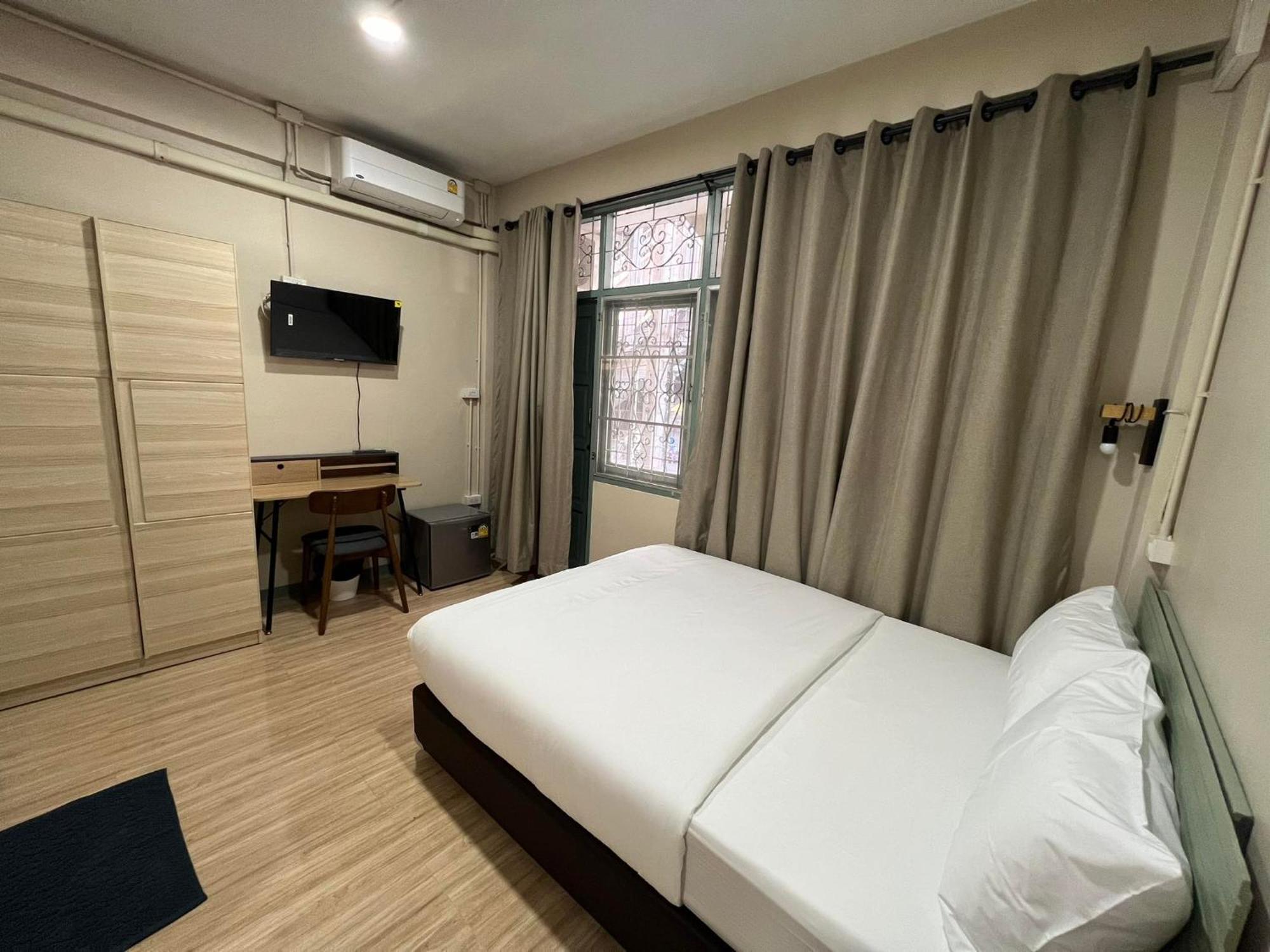 Bangwa House - Mrt Bangwa Station Hotell Bangkok Exteriör bild