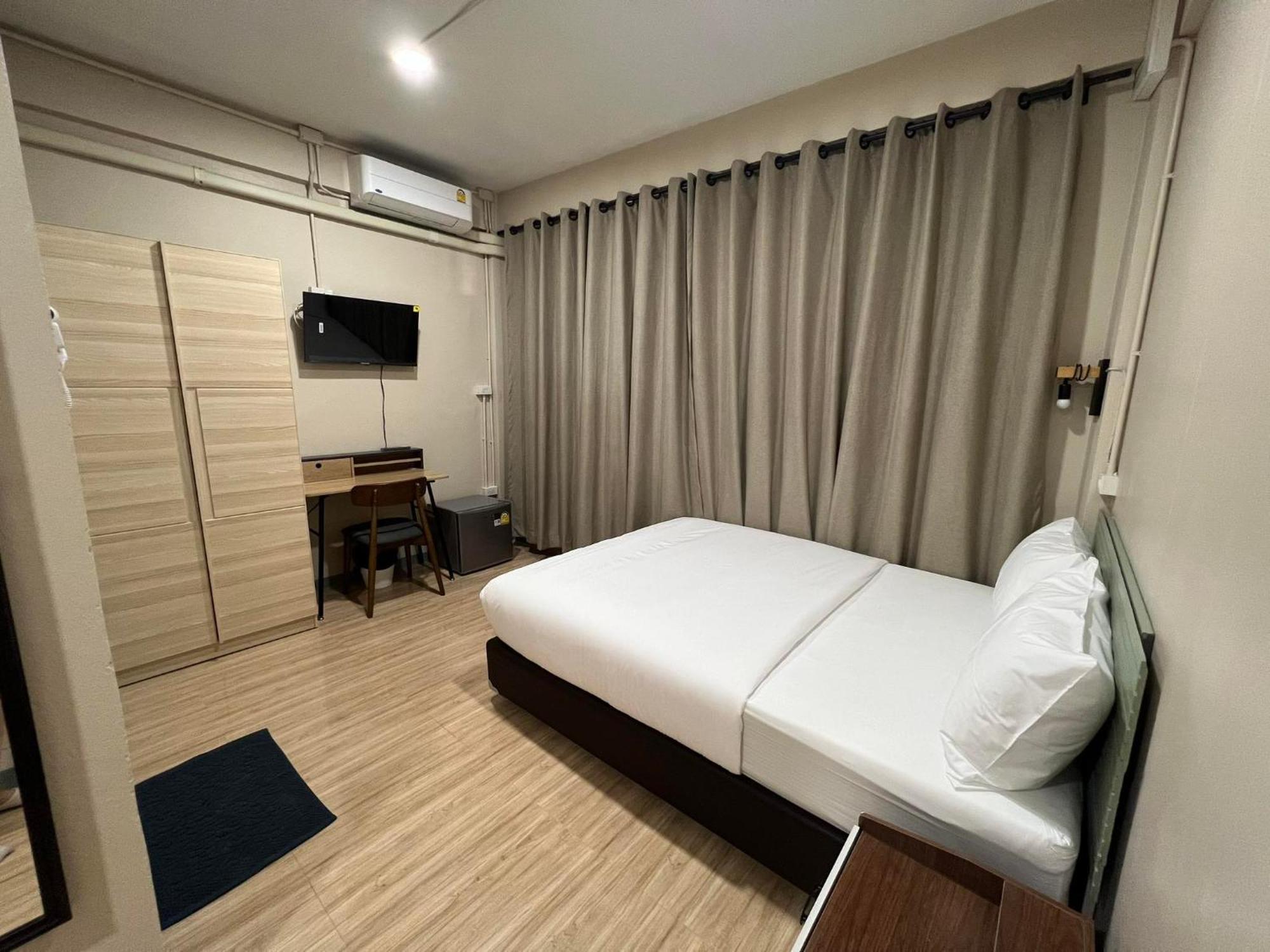 Bangwa House - Mrt Bangwa Station Hotell Bangkok Exteriör bild